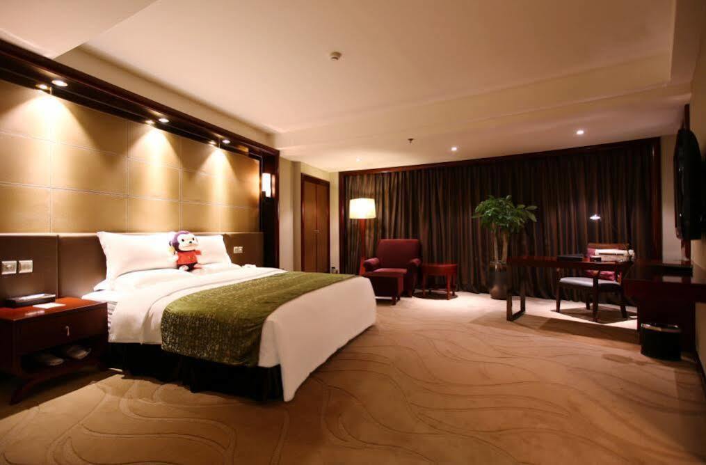 Empark Grand Hotel Chongqing Exterior foto